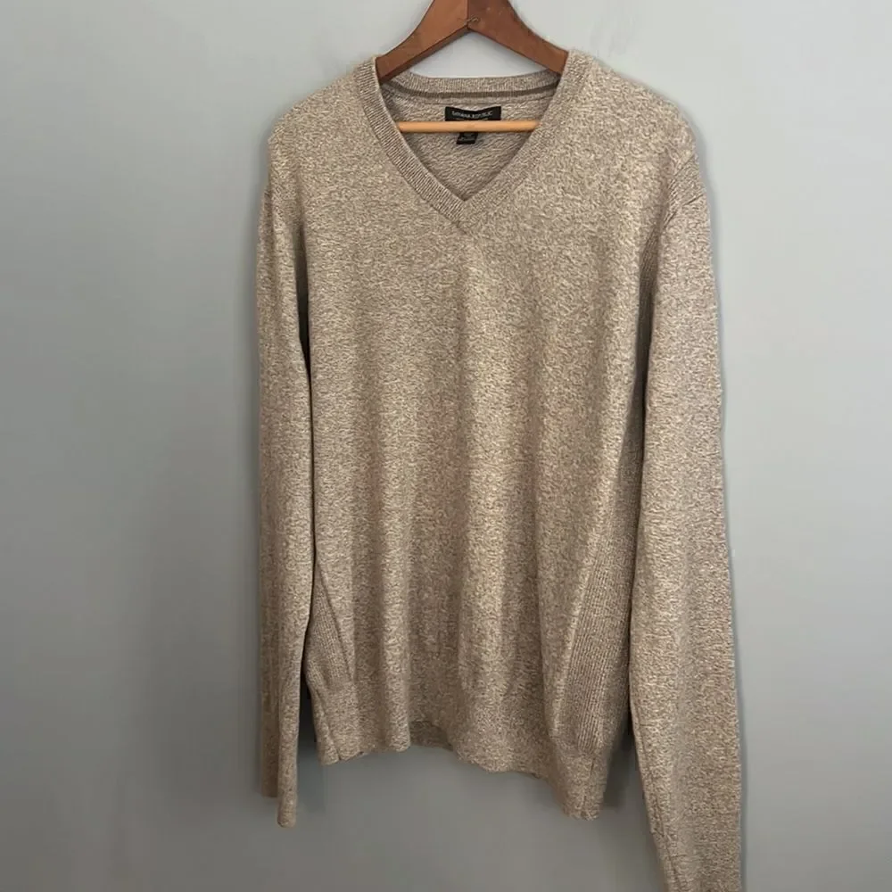 Banana Republic Men’s v neck cashmere blend tan sweater
